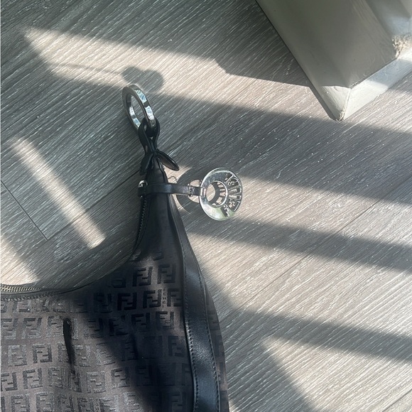 Large Fendi | Vintage, broken strap | excellent condition - Picture 3 of 4